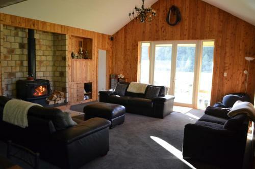 Ahaura Lodge & Waterwheel Farm
