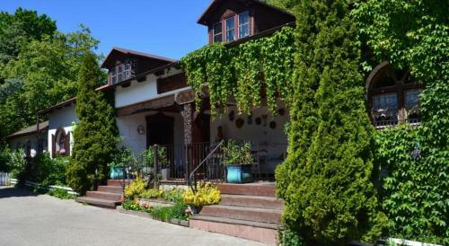 Hostal Dworek ?w. Antoniego II