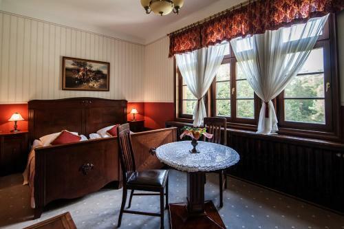 Hostal Pa?ac My?liwski W Antoninie