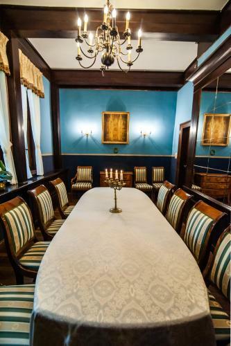 Hostal Pa?ac My?liwski W Antoninie