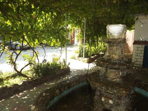 Hostal Chernomorskaya Loza Guesthouse