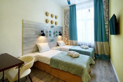 Mama Leone Hotel