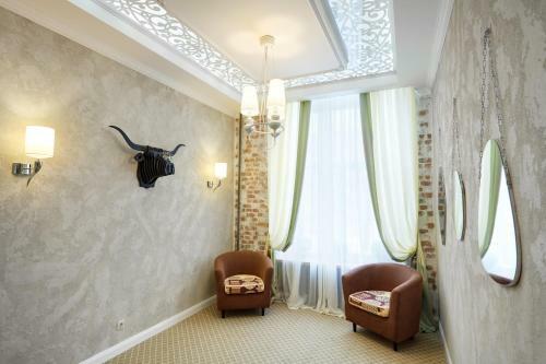 Mama Leone Hotel