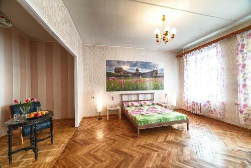 Apartments On Makarova 18
