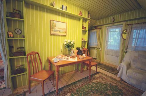 Hostal Russko-frantsuzsky Hotel Chastny Vizit