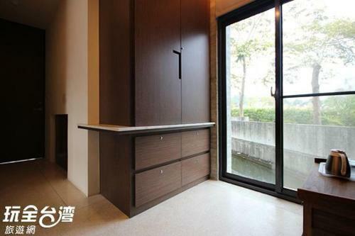 Erchuan Lakeside Cafe Guesthouse