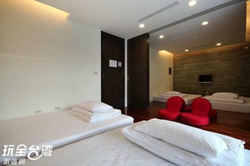 Erchuan Lakeside Cafe Guesthouse