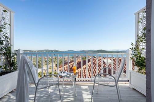 Cunda Pur Beyaz Hotel