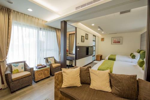 Shangri Longluan Lake One B&B