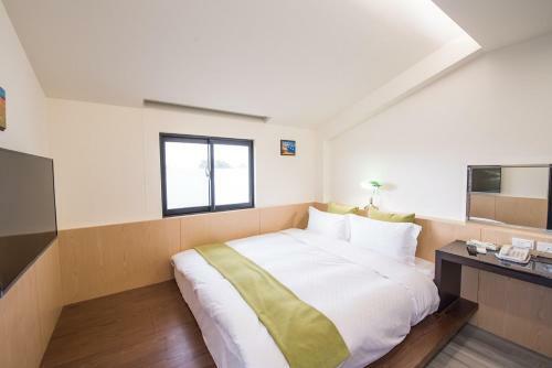 Shangri Longluan Lake One B&B