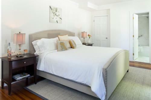 Bed & Breakfast West Neck Guesthouse