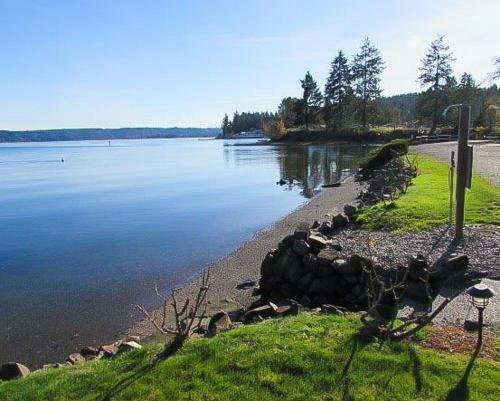 Motel The Waterfront At Potlatch