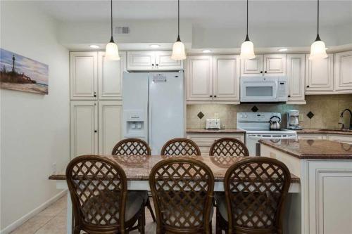 Apartamento East Gulf Condo #731