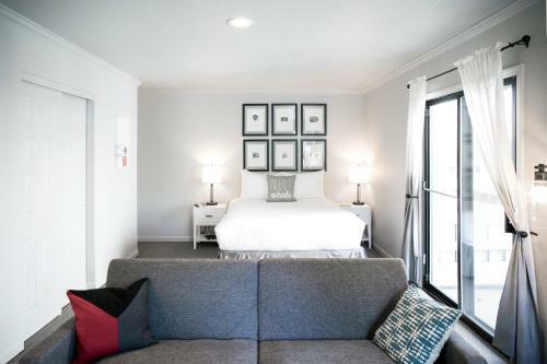 Hotel Cloverleaf Suites Overland Park