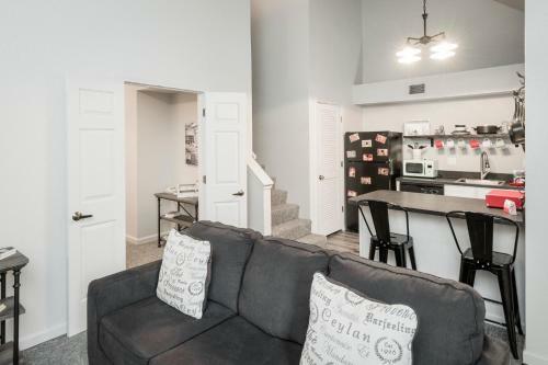 Hotel Cloverleaf Suites Overland Park