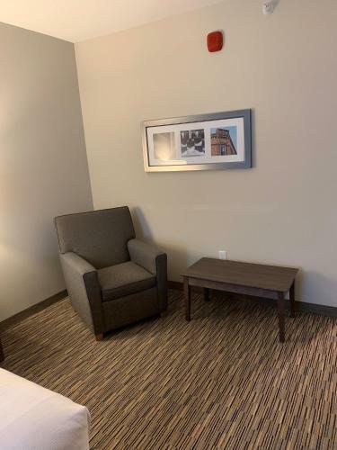 Grandstay Hotel & Suites