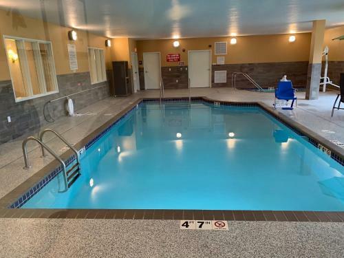 Grandstay Hotel & Suites