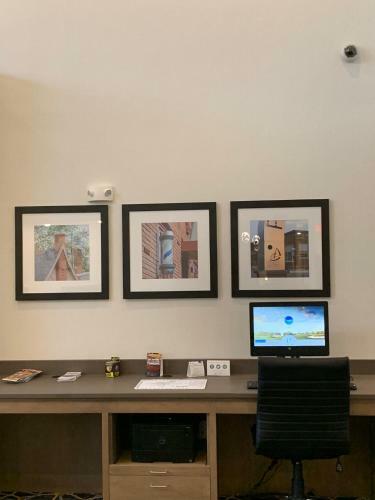 Grandstay Hotel & Suites