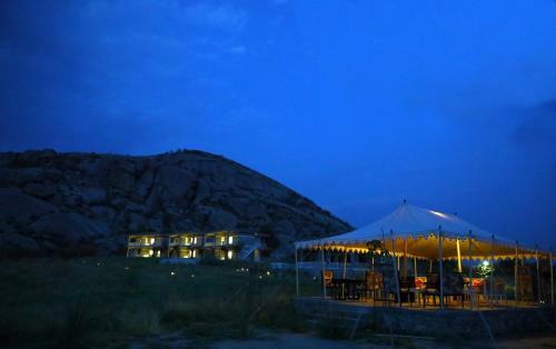 Hotel Amritara Jawai Sagar Pali