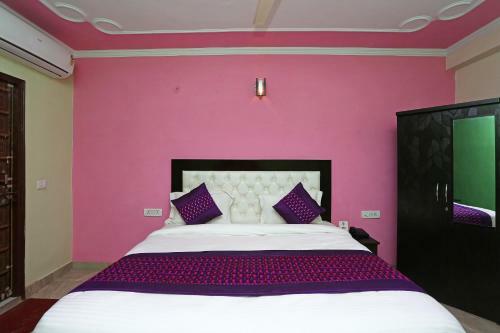 Hotel Oyo 11504 N D Star Residency