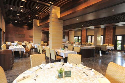 Hotel Madhubhan Resort & Spa