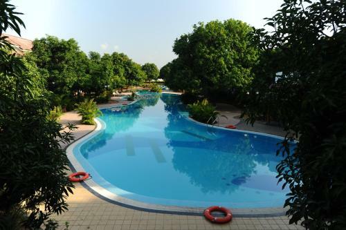 Hotel Madhubhan Resort & Spa
