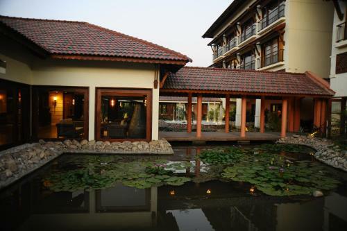 Hotel Madhubhan Resort & Spa
