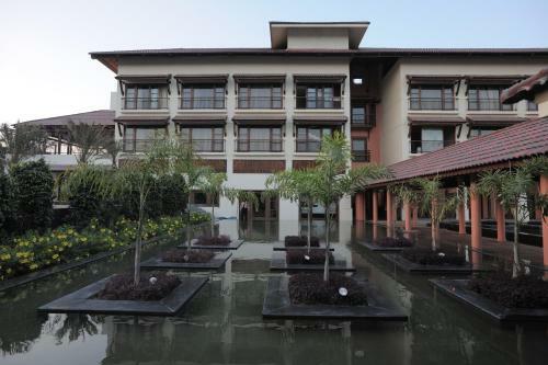 Hotel Madhubhan Resort & Spa
