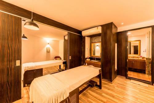 Hotel Royal Orchid Brindavan Garden