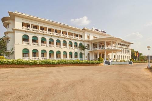 Hotel Royal Orchid Brindavan Garden
