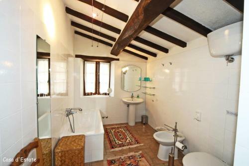 Col Di Morro Villa Sleeps 8 Pool Wifi