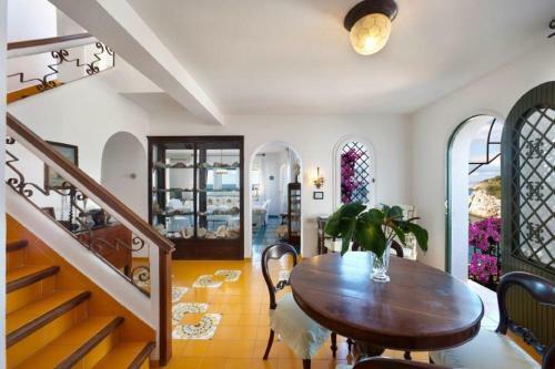 San Montano Villa Sleeps 12 Pool Air Con Wifi