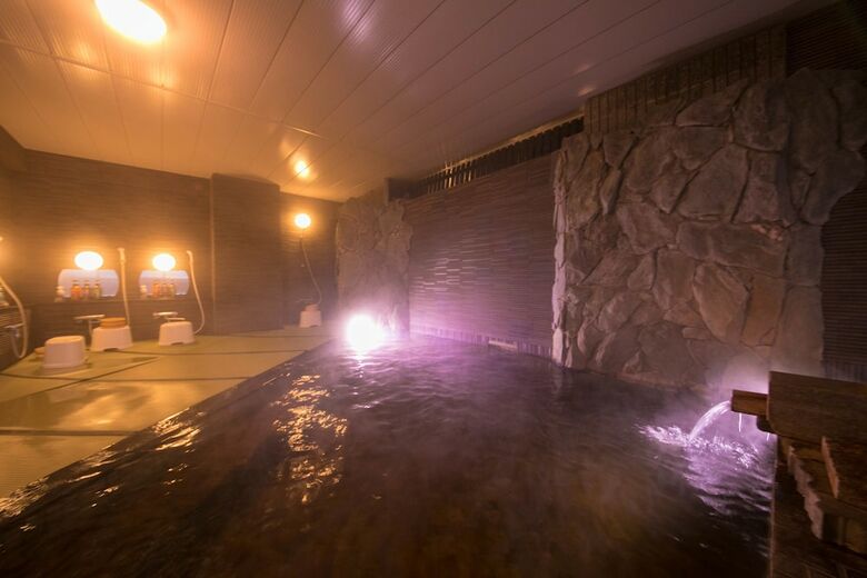 Hitoyoshi Onsen Nabeyahonkan