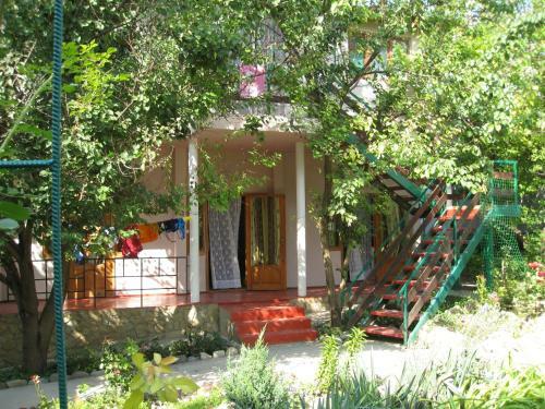 Hostal Dejavu Guest House