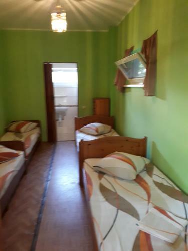 Hostal Dejavu Guest House