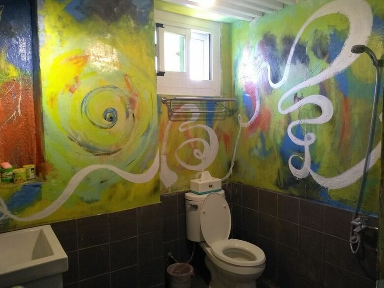 Hotel Back To Real Hostel