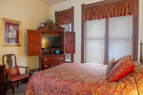 Bed & Breakfast The Historic Wolf Hotel
