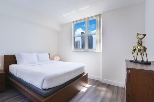 Hotel 1, 2 And 3 Bedroom Ocean Condos With Balcony