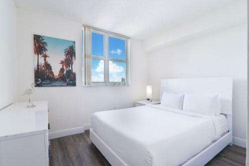 Hotel 1, 2 And 3 Bedroom Ocean Condos With Balcony