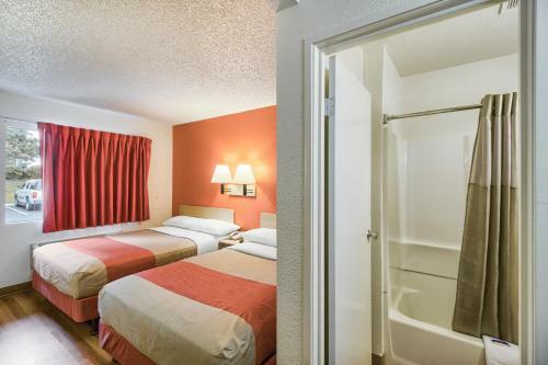 Hotel Motel 6 Everett South