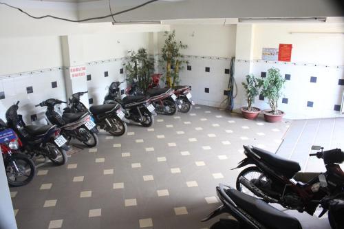 Hostal H&t Hotel