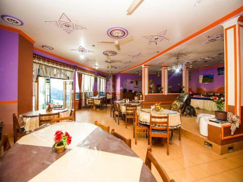 Hotel Oyo 26724 Mid Way Tourist Resort