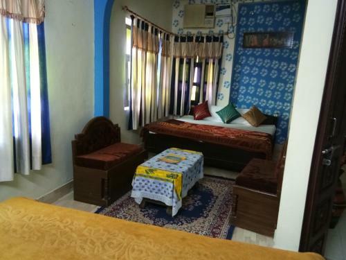 Hotel Haveli Taragarh Palace