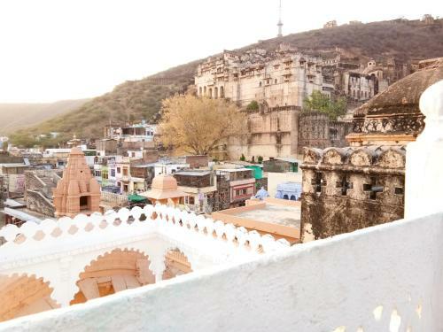 Hotel Haveli Taragarh Palace