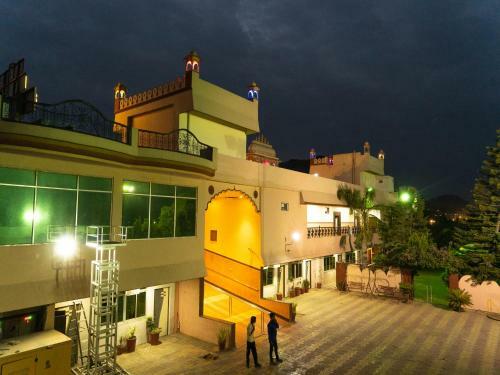 Hotel The Royal Paradise Resort And Salt Yard