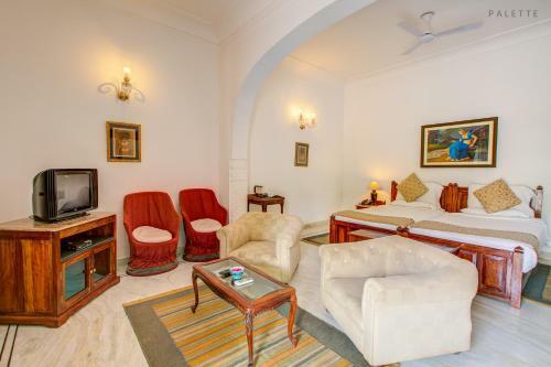 Hotel Talabgaon Castle Heritage Resort