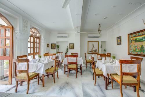 Hotel Talabgaon Castle Heritage Resort