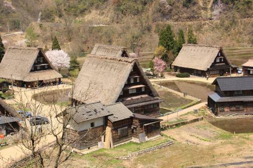Gokayama Onsen Akaokan