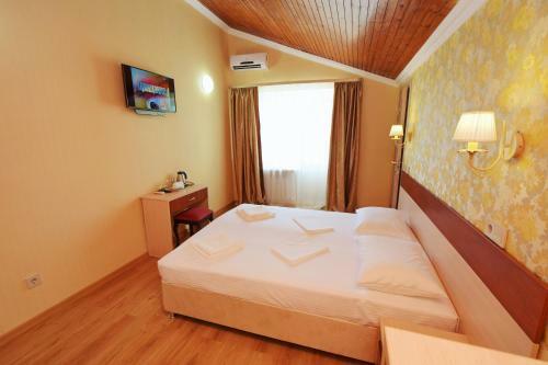 Hostal Guest House Ug-otel