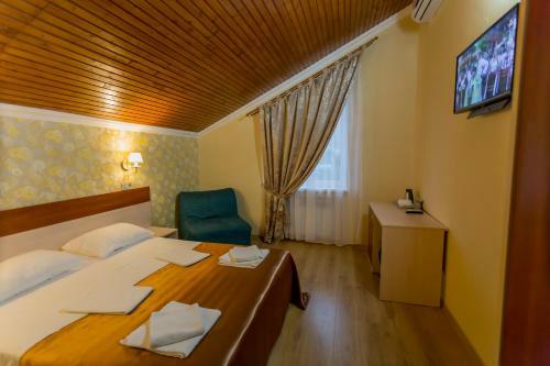 Hostal Guest House Ug-otel